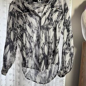 Mossimo Black and White Relaxed Graphic Blouse